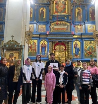Экскурсия для участников проекта «Связь поколений» прошла в Успенском соборе